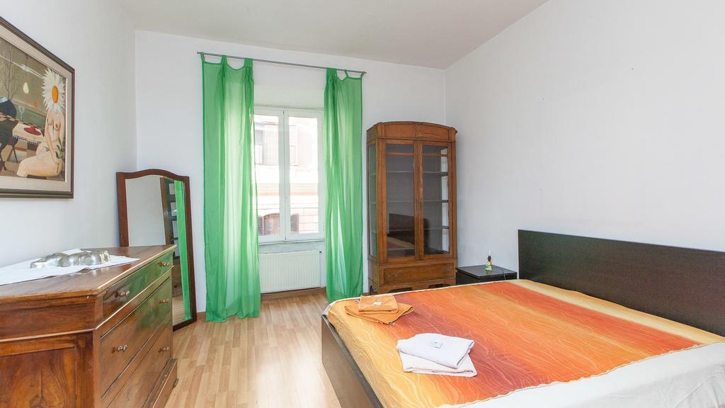 Rental In Rome Santini Apartment 部屋 写真