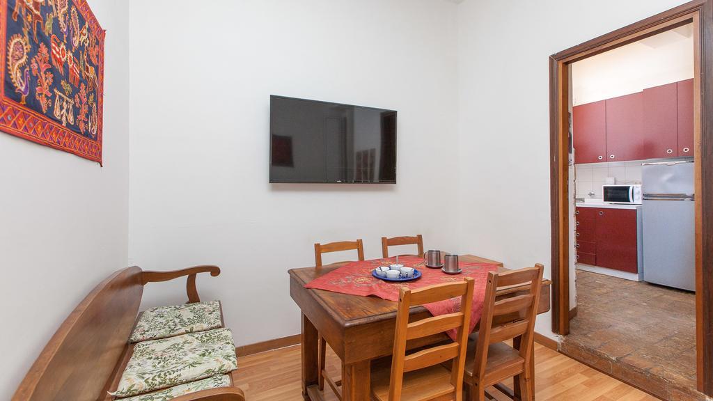 Rental In Rome Santini Apartment 部屋 写真